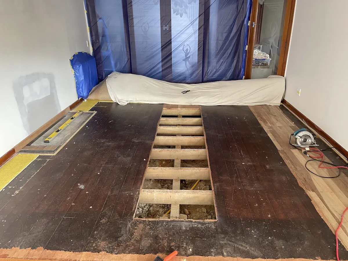 House repiling access work