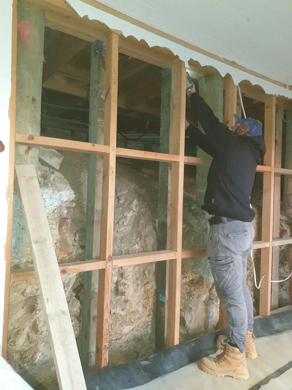 House repiling access work
