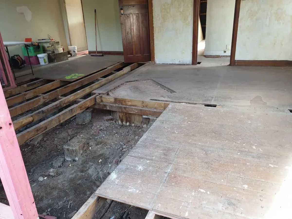 House repiling access work