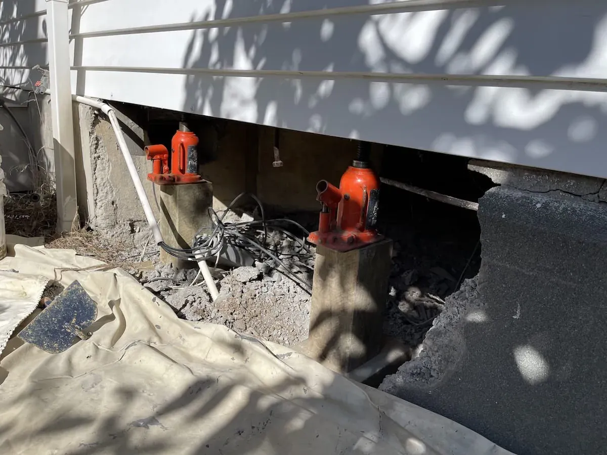 House leveling work