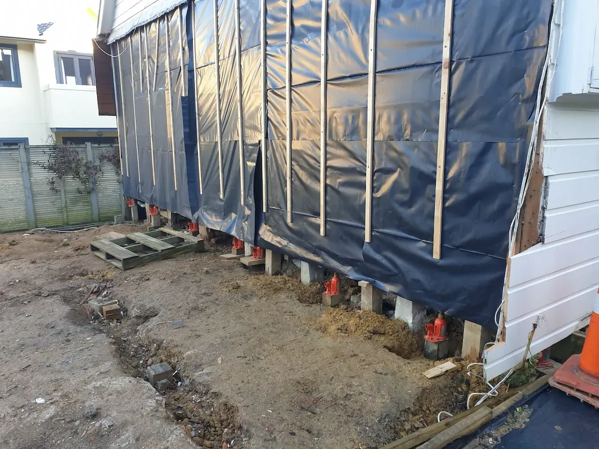 House leveling work