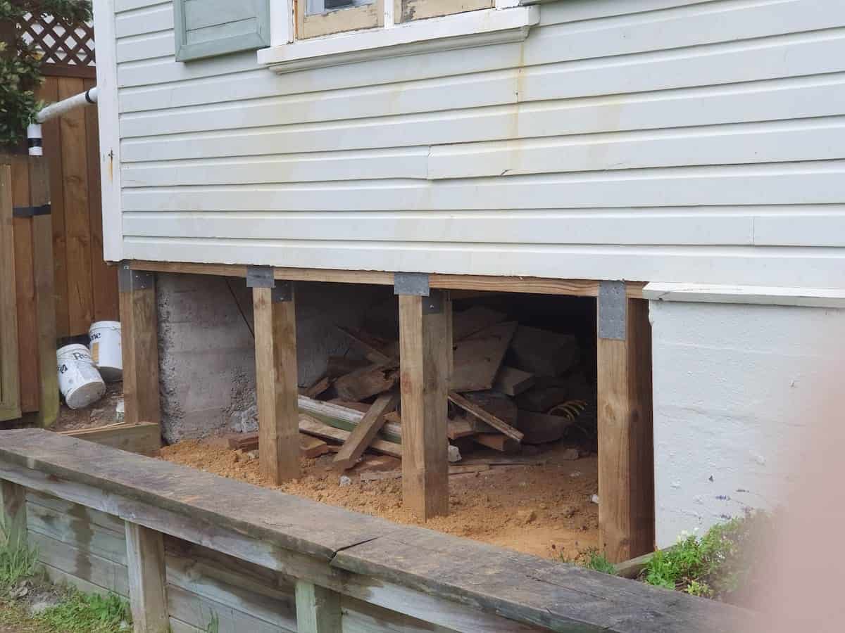 House foundation piles